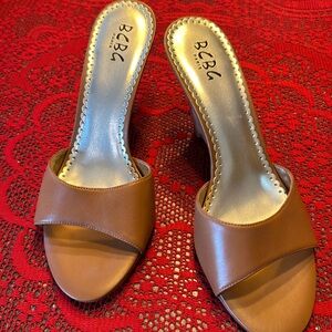 Bcbg tan cork wedges